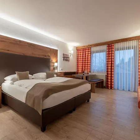 Alpen Adria & מלון 4*