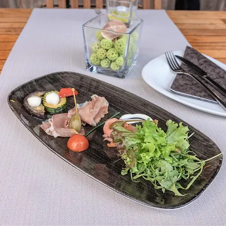 Alpen Adria & 4* פרסגרזי