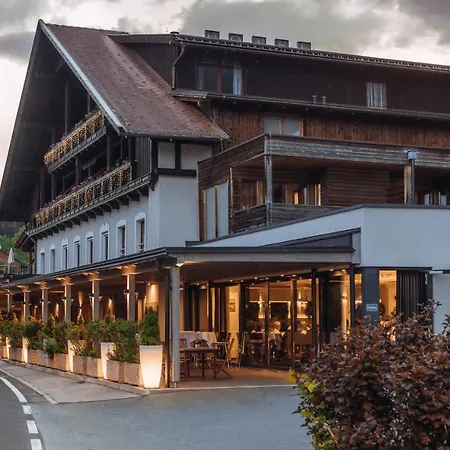 Alpen Adria & מלון 4*