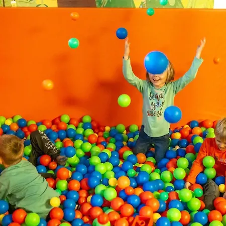 Alpen Adria & 4* פרסגרזי