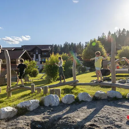 Alpen Adria & פרסגרזי