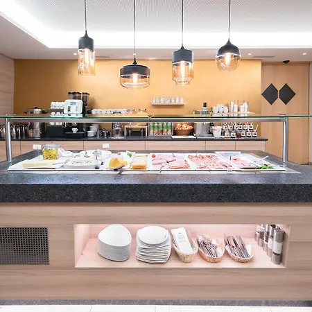 מלון Alpen Adria &